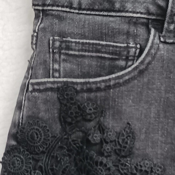American Eagle Outfitters Black Shortie Denim Crochet Detail Shorts Size:4 26x2 - Picture 10 of 15